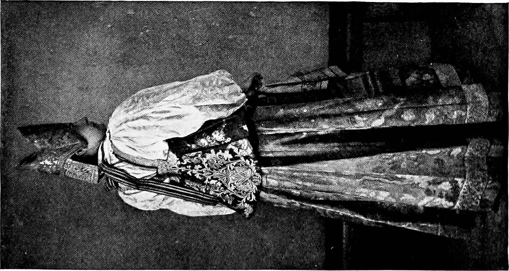 An illustration from Peasant art in Russia, 1912, leaf 37