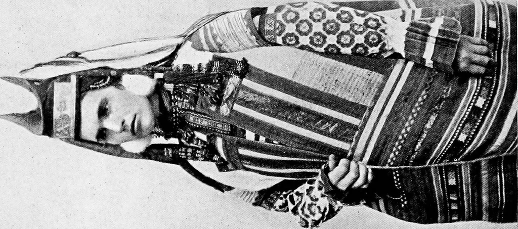 An illustration from Peasant art in Russia, 1912, leaf 51