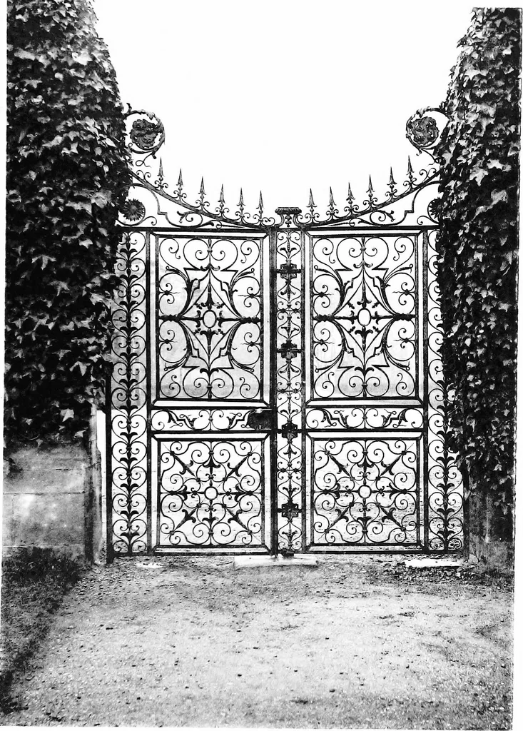 An illustration from English ironwork of the XVIIth & XVIIIth centuries; an historical & analytical account of the development of exterior smithcraft, 1911, leaf 106