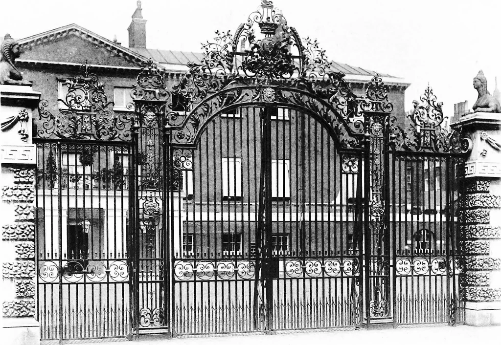 An illustration from English ironwork of the XVIIth & XVIIIth centuries; an historical & analytical account of the development of exterior smithcraft, 1911, leaf 206