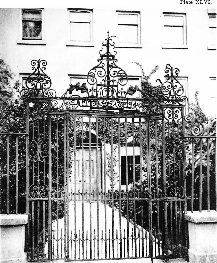 An illustration from English ironwork of the XVIIth & XVIIIth centuries; an historical & analytical account of the development of exterior smithcraft, 1911, leaf 286