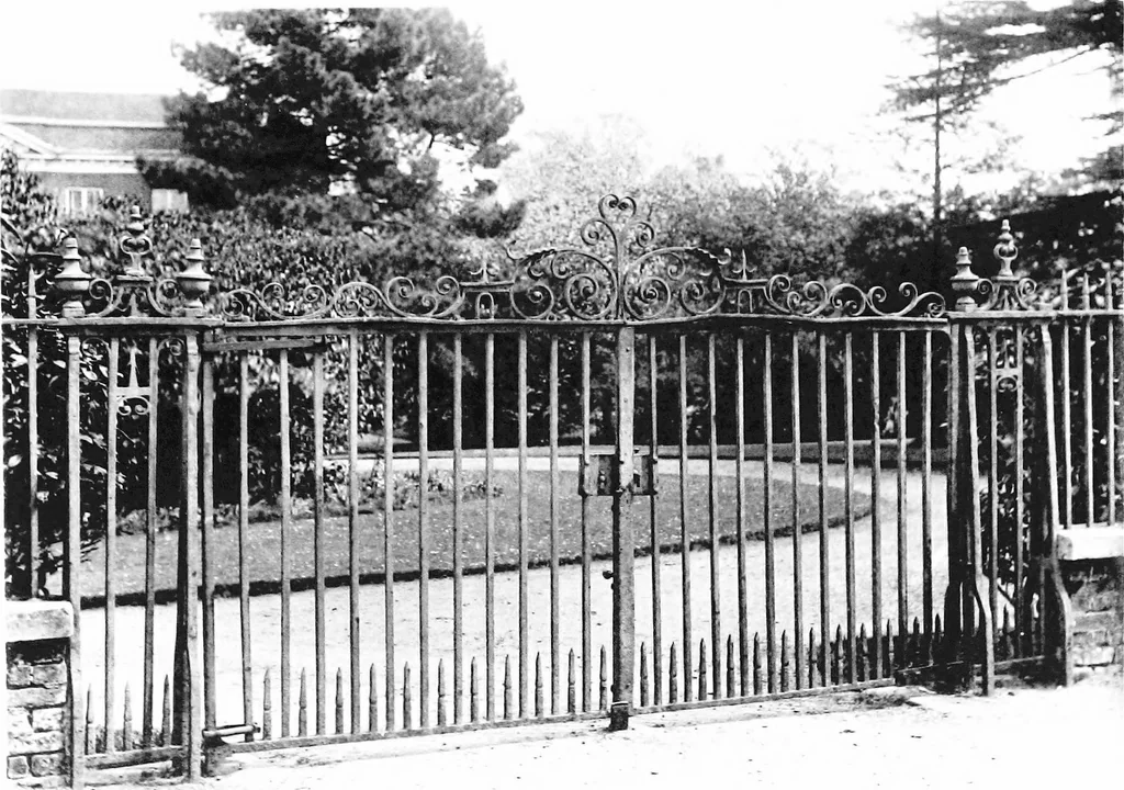 An illustration from English ironwork of the XVIIth & XVIIIth centuries; an historical & analytical account of the development of exterior smithcraft, 1911, leaf 374