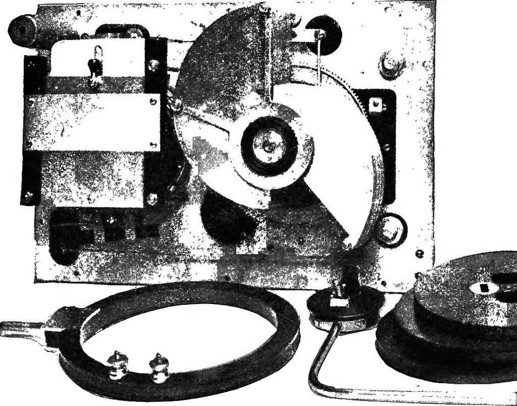 An illustration from Practical wireless telegraphy; a complete text book for students of radio communication, 1917, leaf 214