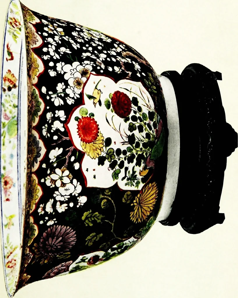 An illustration from Catalogue of the well-known collection of Chinese porcelain, 1916, leaf 26