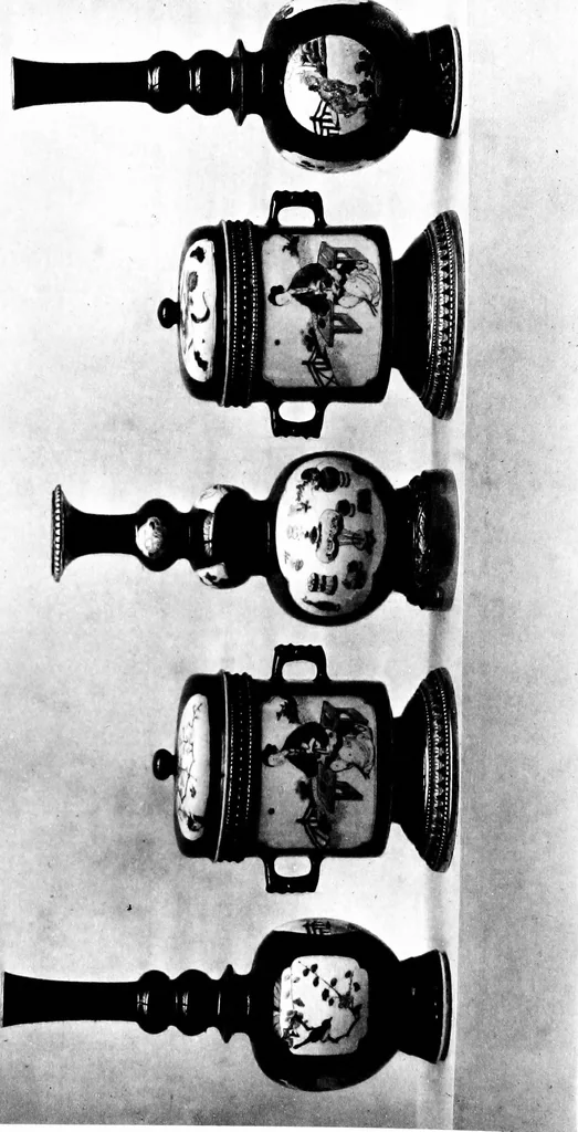 An illustration from Catalogue of the well-known collection of Chinese porcelain, 1916, leaf 49