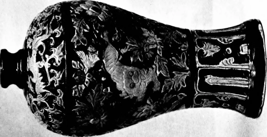 An illustration from Catalogue of the well-known collection of Chinese porcelain, 1916, leaf 64
