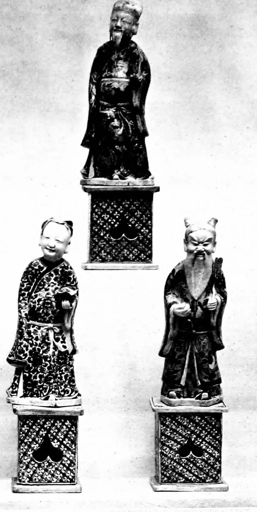 An illustration from Catalogue of the well-known collection of Chinese porcelain, 1916, leaf 68