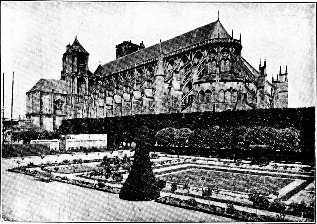 An illustration from Summer holidays among the glories of France, her cathedrals and churches, 1902, leaf 122