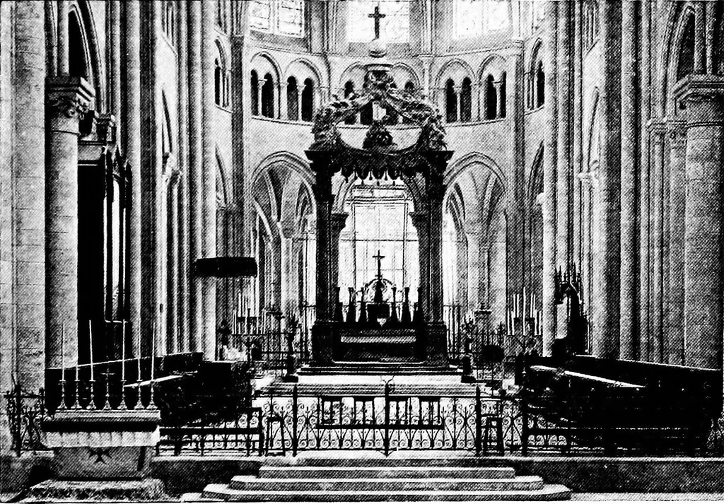 An illustration from Summer holidays among the glories of France, her cathedrals and churches, 1902, leaf 152