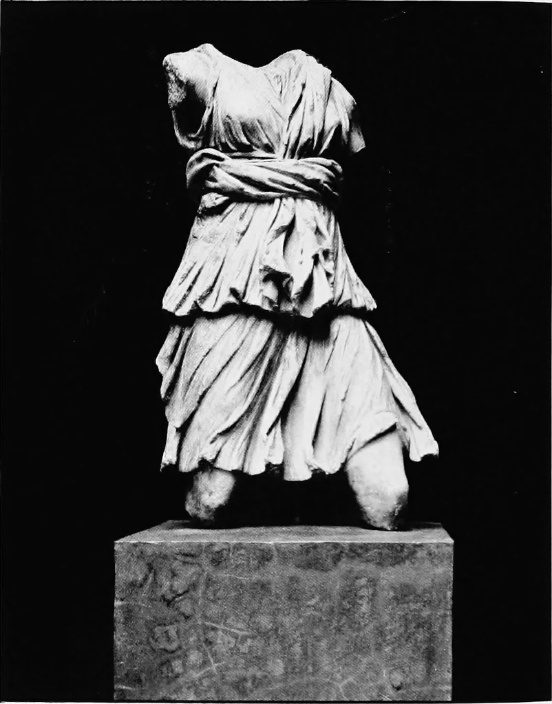 An illustration from Antique marbles in the collection of the Hispanic Society of America, 1917, leaf 25