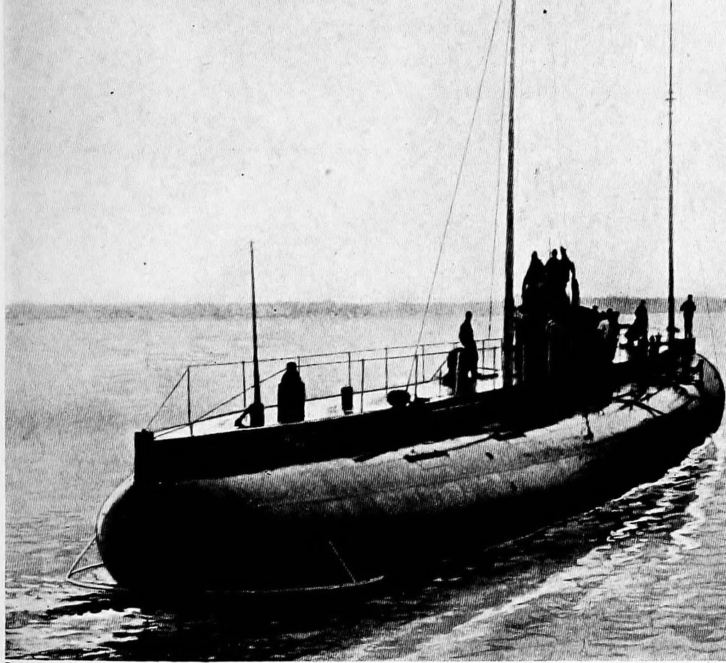 An illustration from The submarine in war and peace; its developments and its possibilities, 1918, leaf 332