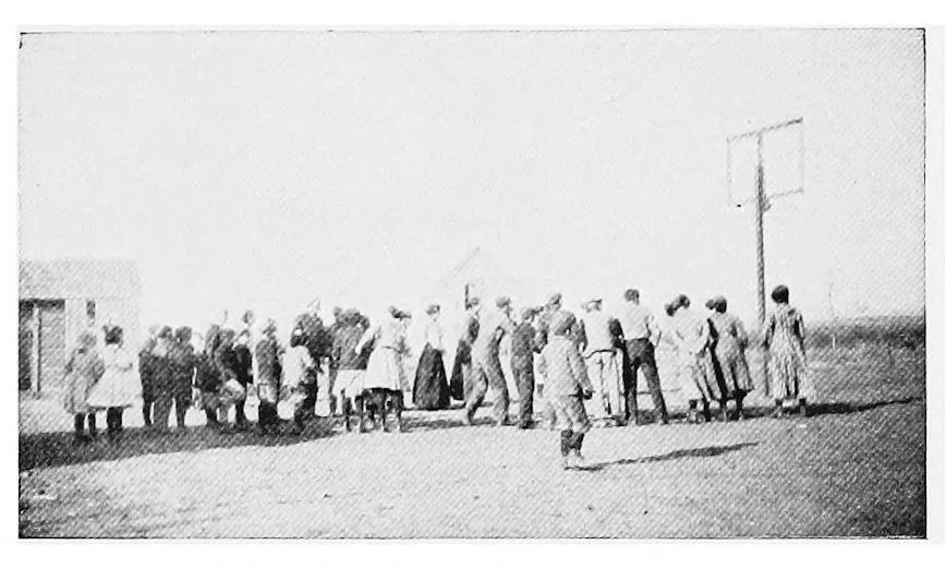 An illustration from Play and recreation for the open country, 1914, leaf 84