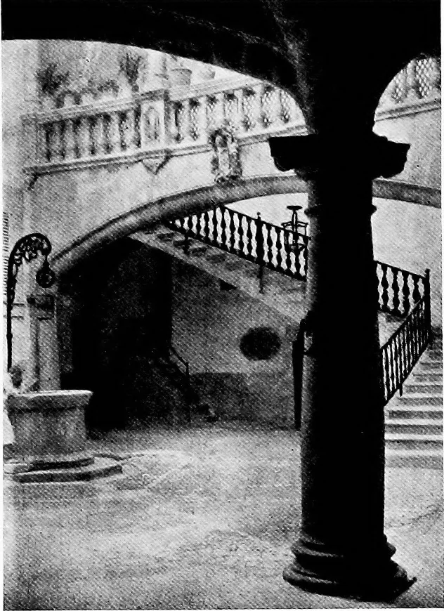 An illustration from Spanish ironwork, 1915, leaf 298
