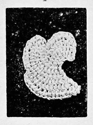 An illustration from Point and pillow lace : a short account of various kinds, ancient and modern, and how to recognise them, 1899, leaf 26