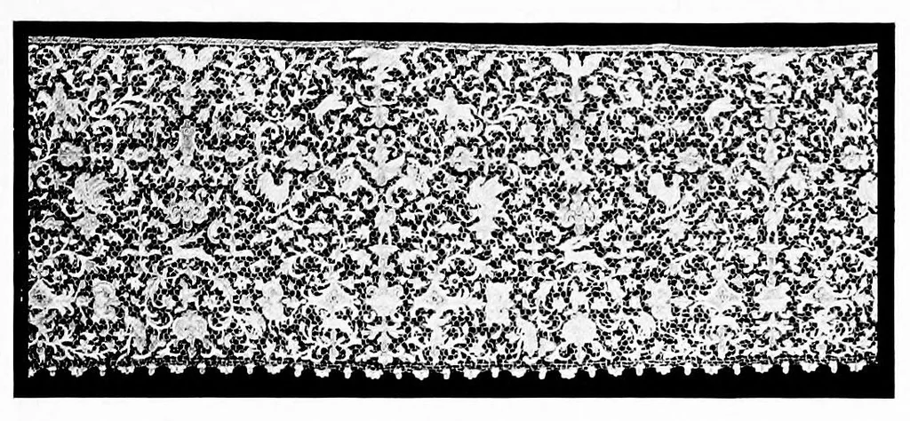 An illustration from Collection of antique laces and brocades of Max Littwitz, 1900, leaf 18