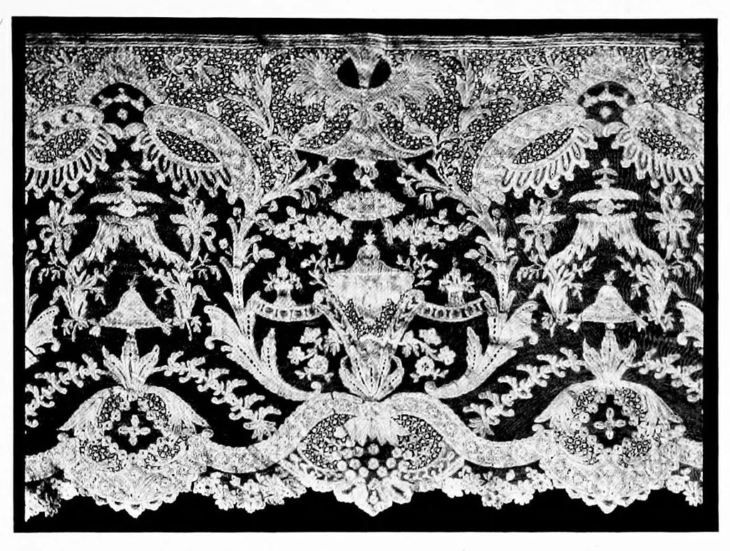 An illustration from Collection of antique laces and brocades of Max Littwitz, 1900, leaf 24