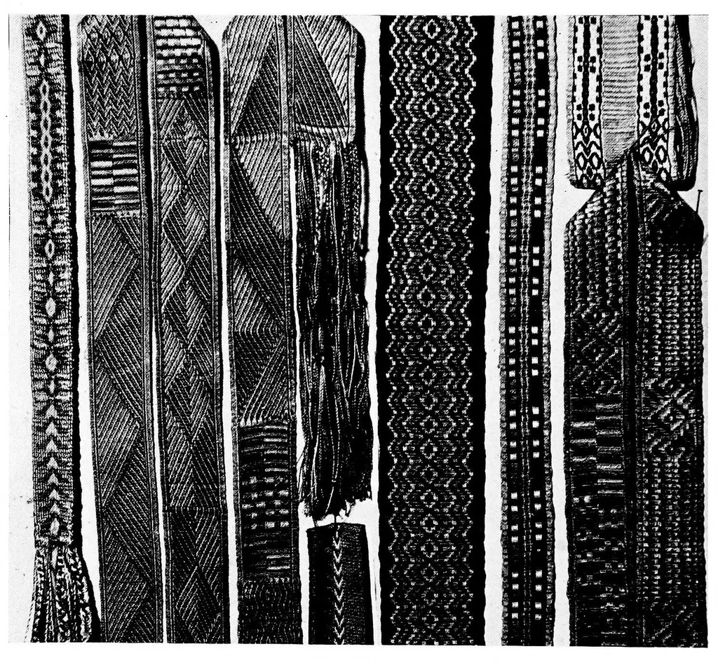 An illustration from Shuttle-craft courses in weaving, 1922, leaf 15