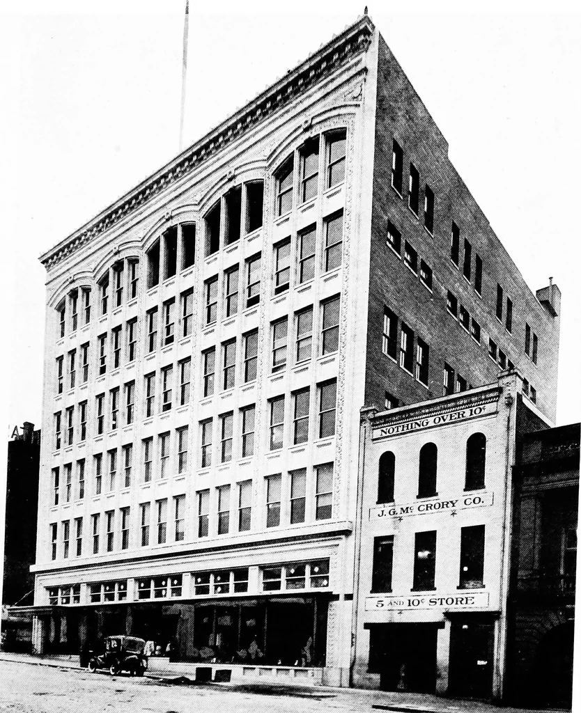 An illustration from Selections from the latest work of Milburn, Heister & Co., architects, 1919, leaf 18