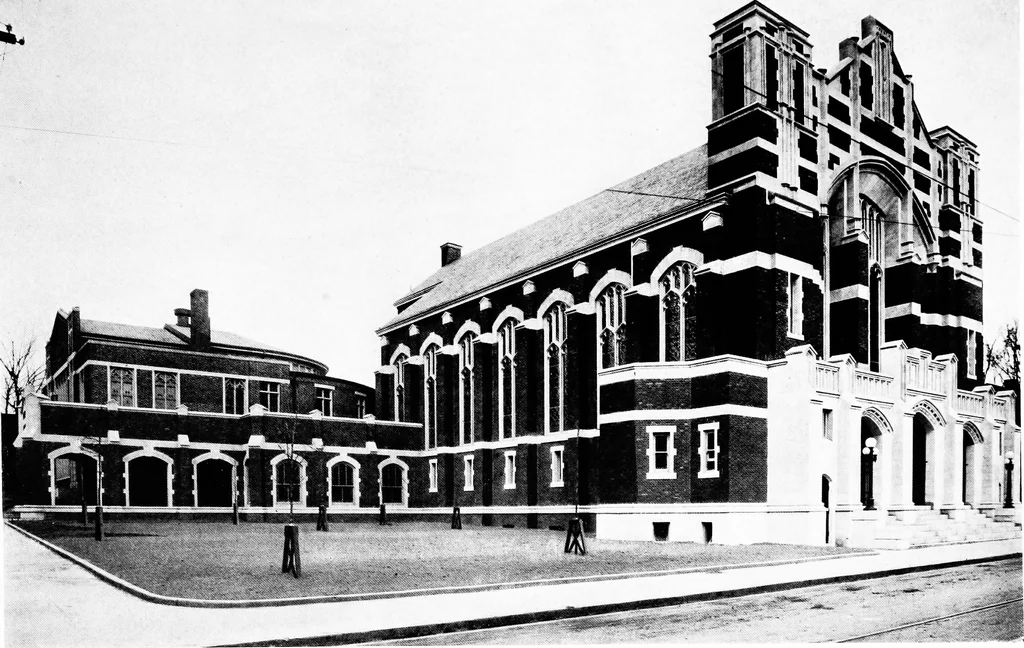 An illustration from Selections from the latest work of Milburn, Heister & Co., architects, 1919, leaf 22