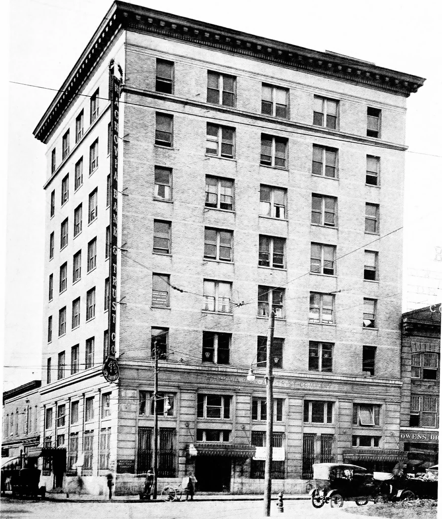 An illustration from Selections from the latest work of Milburn, Heister & Co., architects, 1919, leaf 48