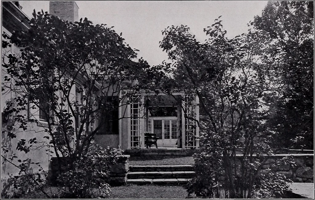 An illustration from Current architecture: published in connection with a joint exibition [sic] held in Boston November 1916, 1916, leaf 40
