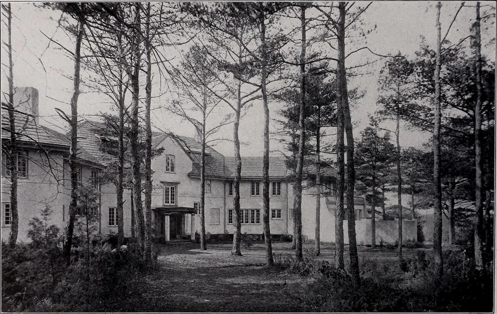 An illustration from Current architecture: published in connection with a joint exibition [sic] held in Boston November 1916, 1916, leaf 57
