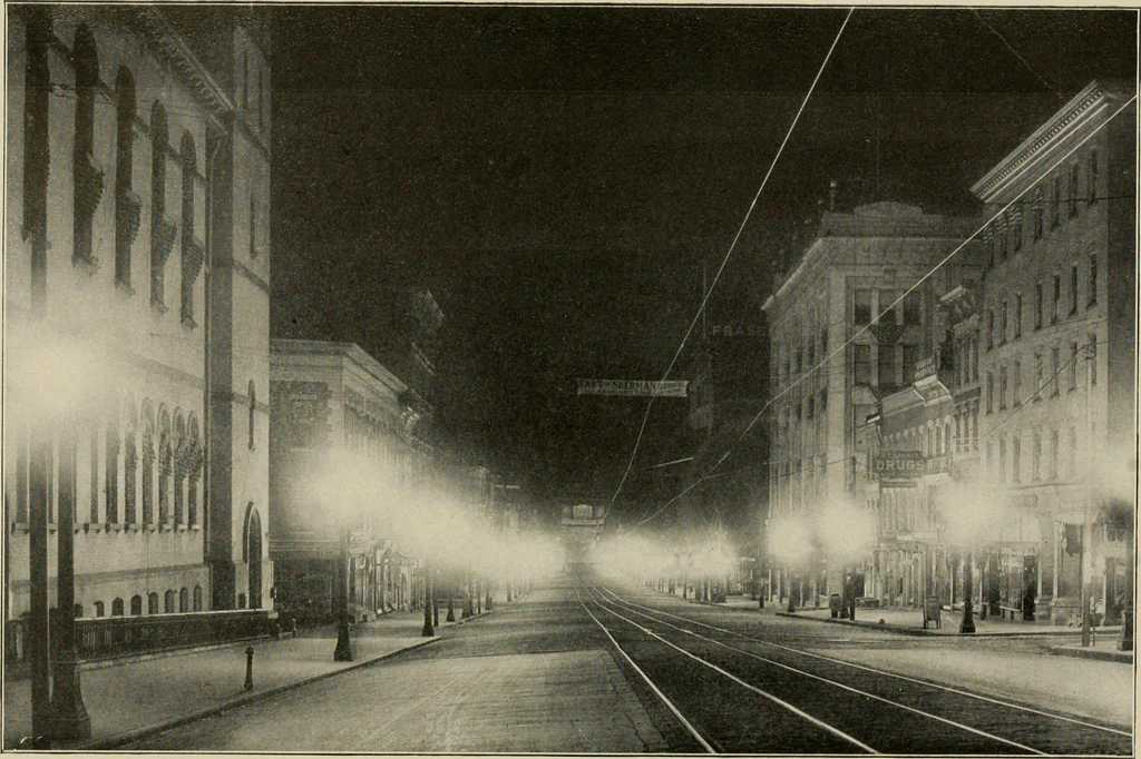 An illustration from Cyclopedia of applied electricity : a general reference work on direct-current generators and motors, storage batteries, electrochemistry, welding, electric wiring, meters, electric lighting, electric railways, power stations, switchboards, power transmission, alternating-current machinery, telegraphy, etc., 1916, leaf 335