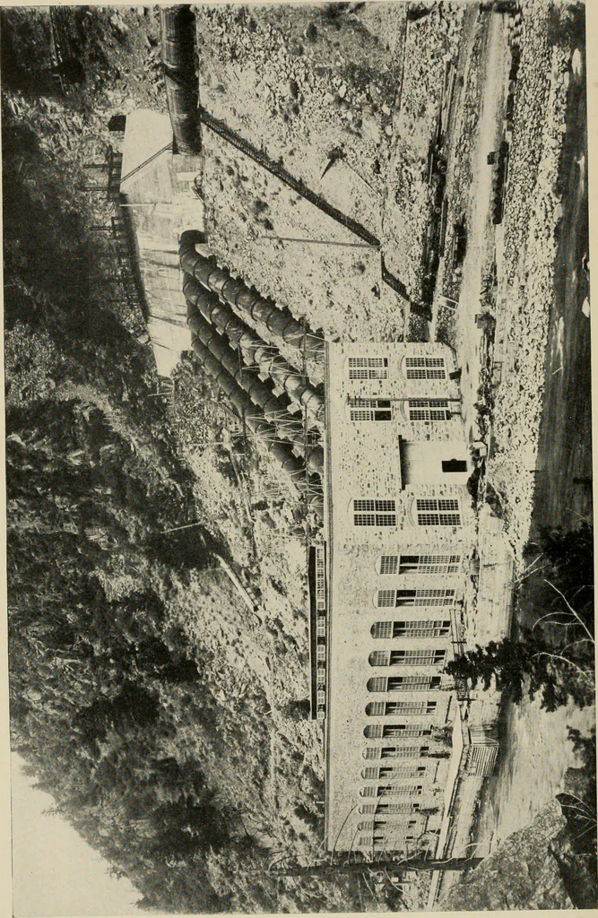 An illustration from Cyclopedia of applied electricity : a general reference work on direct-current generators and motors, storage batteries, electrochemistry, welding, electric wiring, meters, electric lighting, electric railways, power stations, switchboards, power transmission, alternating-current machinery, telegraphy, etc., 1916, leaf 387