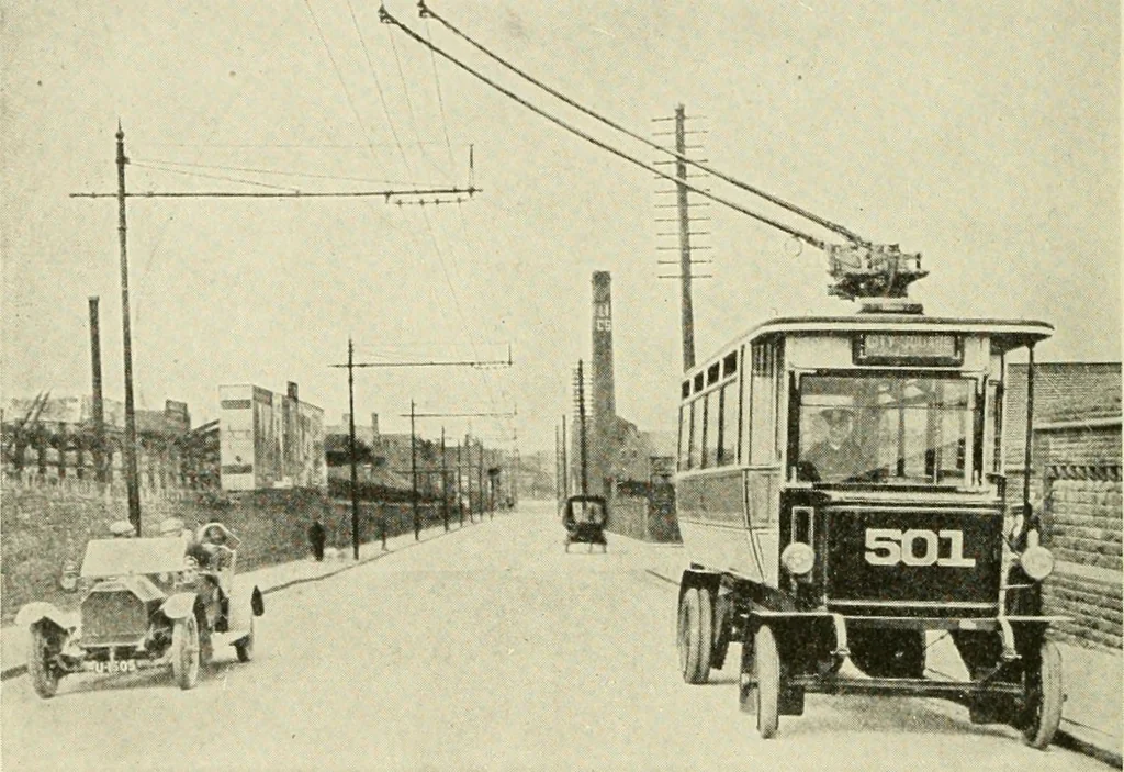 An illustration from Cyclopedia of applied electricity : a general reference work on direct-current generators and motors, storage batteries, electrochemistry, welding, electric wiring, meters, electric lighting, electric railways, power stations, switchboards, power transmission, alternating-current machinery, telegraphy, etc., 1916, leaf 441