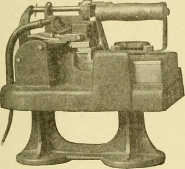 An illustration from Cyclopedia of applied electricity : a general reference work on direct-current generators and motors, storage batteries, electrochemistry, welding, electric wiring, meters, electric lighting, electric railways, power stations, switchboards, power transmission, alternating-current machinery, telegraphy, etc., 1916, leaf 322
