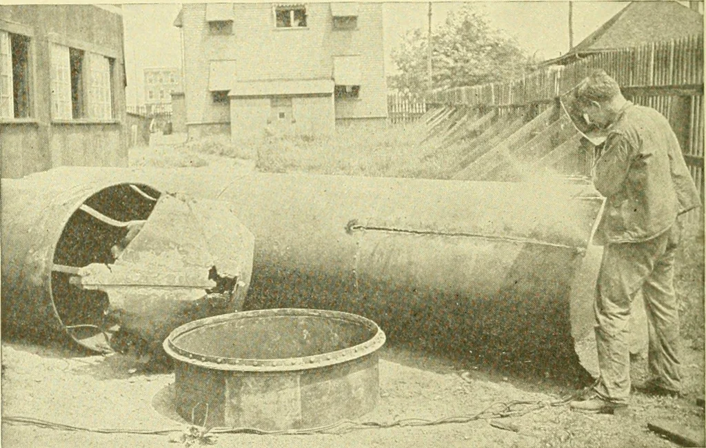 An illustration from Cyclopedia of applied electricity : a general reference work on direct-current generators and motors, storage batteries, electrochemistry, welding, electric wiring, meters, electric lighting, electric railways, power stations, switchboards, power transmission, alternating-current machinery, telegraphy, etc., 1916, leaf 401