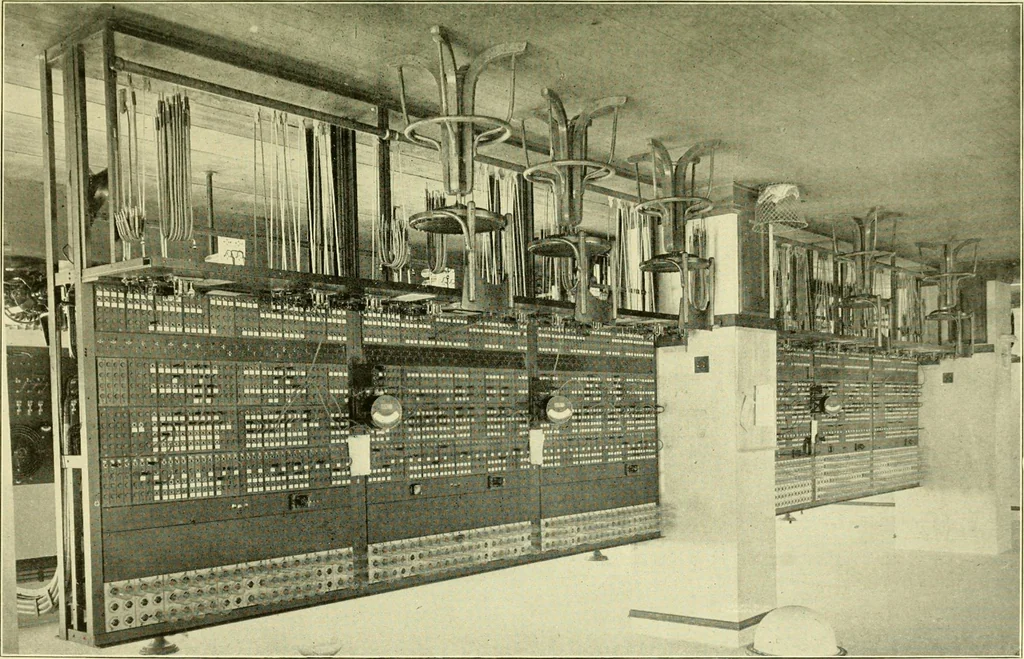 An illustration from Cyclopedia of applied electricity : a general reference work on direct-current generators and motors, storage batteries, electrochemistry, welding, electric wiring, meters, electric lighting, electric railways, power stations, switchboards, power transmission, alternating-current machinery, telegraphy, etc., 1916, leaf 55