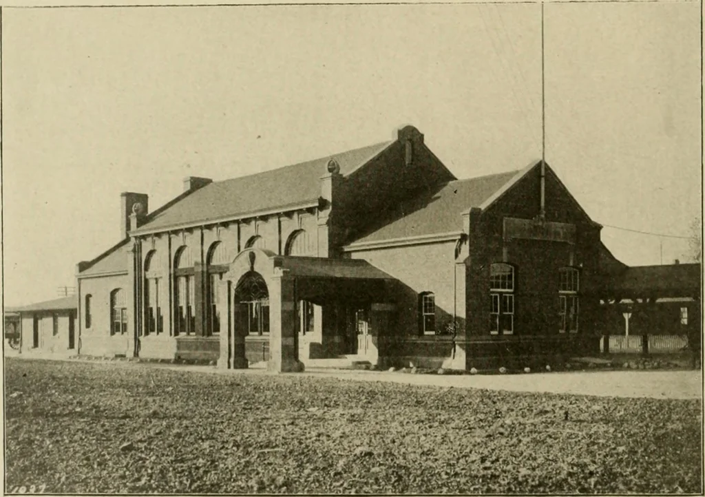 An illustration from Cyclopedia of architecture, carpentry, and building : a general reference work ..., 1907, leaf 285