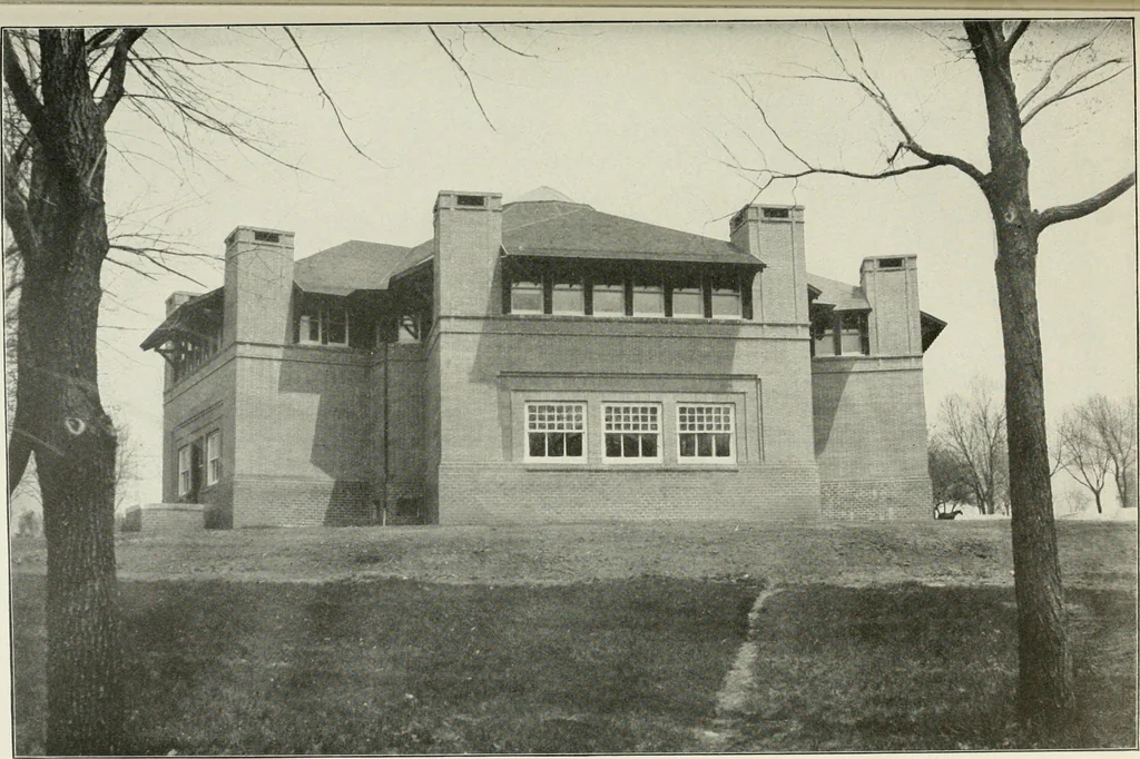 An illustration from Cyclopedia of architecture, carpentry, and building : a general reference work, 1912, leaf 220