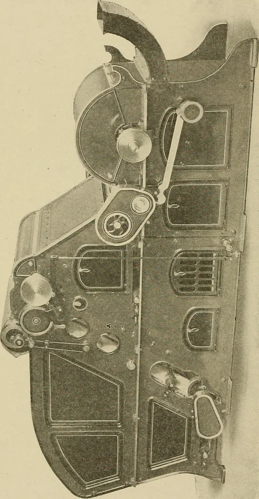 An illustration from Cyclopedia of textile work : a general reference library on cotton, woolen and worsted yarn manufacture, weaving, designing, chemistry and dyeing, finishing, knitting, and allied subjects, 1911, leaf 44