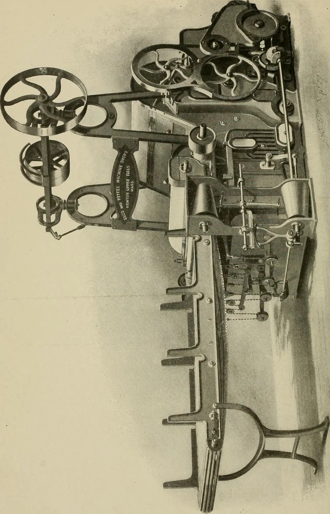 An illustration from Cyclopedia of textile work : a general reference library on cotton, woolen and worsted yarn manufacture, weaving, designing, chemistry and dyeing, finishing, knitting, and allied subjects, 1911, leaf 68