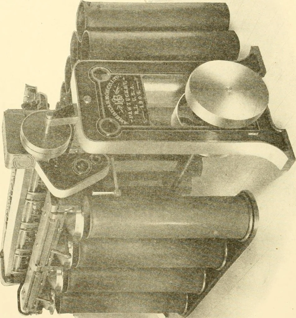 An illustration from Cyclopedia of textile work : a general reference library on cotton, woollen and worsted yarn manufacture, weaving, designing, chemistry and dyeing, finishing, knitting, and allied subjects, 1907, leaf 239