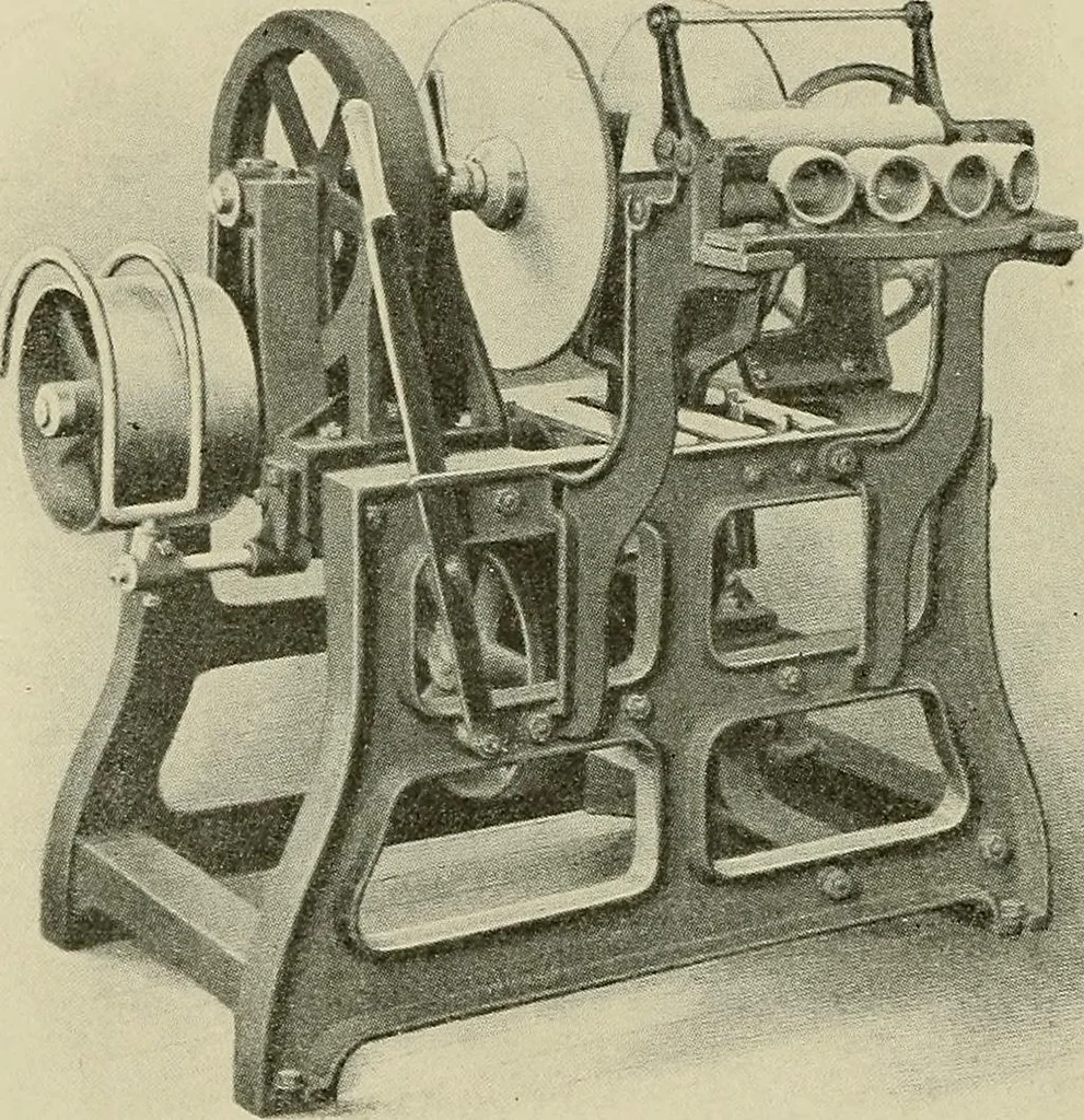 An illustration from Cyclopedia of textile work : a general reference library on cotton, woolen and worsted yarn manufacture, weaving, designing, chemistry and dyeing, finishing, knitting, and allied subjects, 1911, leaf 203