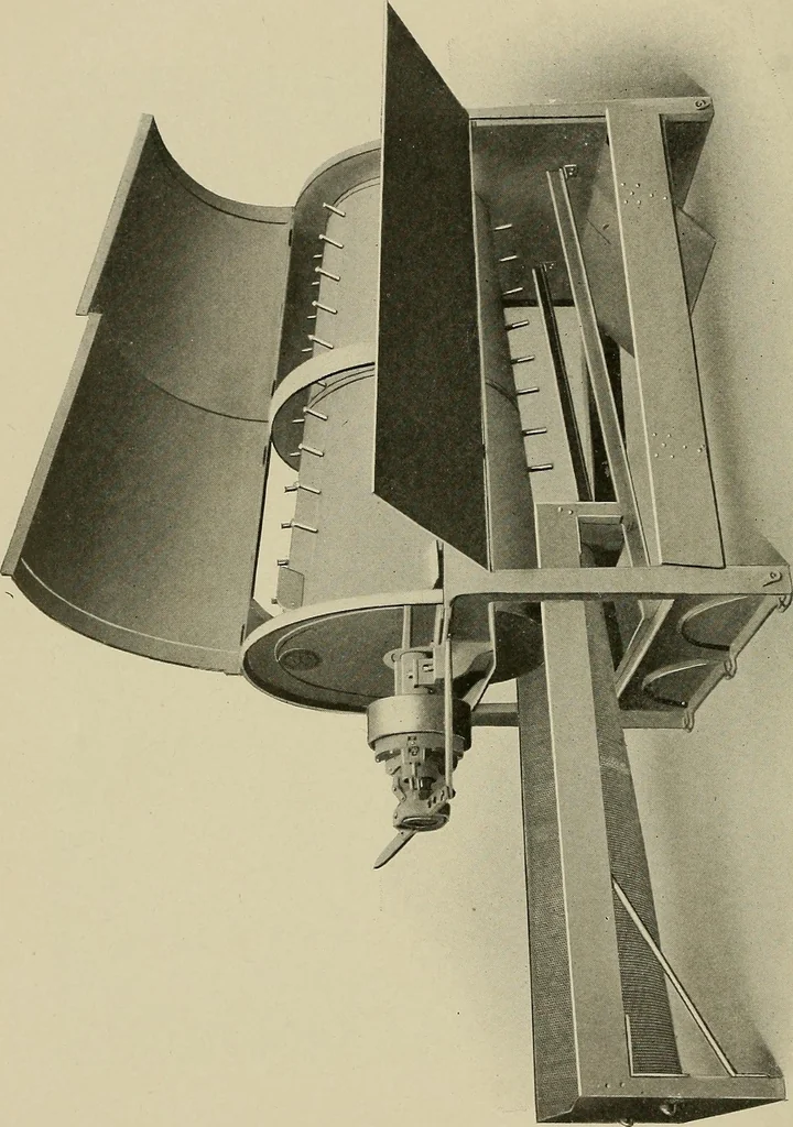 An illustration from Cyclopedia of textile work : a general reference library on cotton, woolen and worsted yarn manufacture, weaving, designing, chemistry and dyeing, finishing, knitting, and allied subjects, 1911, leaf 37