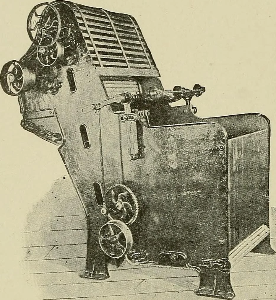 An illustration from Cyclopedia of textile work : a general reference library on cotton, woolen and worsted yarn manufacture, weaving, designing, chemistry and dyeing, finishing, knitting, and allied subjects, 1911, leaf 59