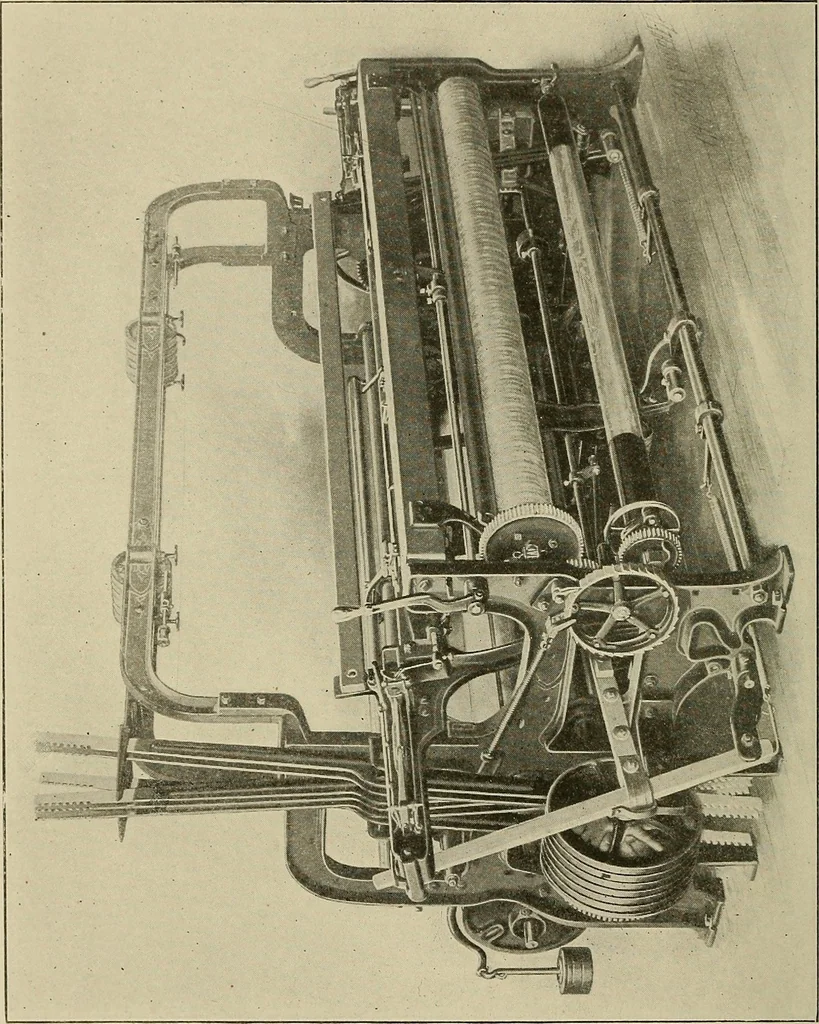 An illustration from Cyclopedia of textile work : a general reference library on cotton, woolen and worsted yarn manufacture, weaving, designing, chemistry and dyeing, finishing, knitting, and allied subjects, 1911, leaf 67