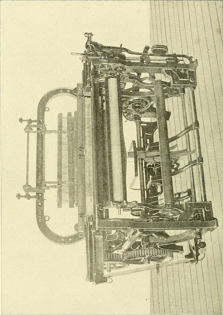 An illustration from Cyclopedia of textile work : a general reference library on cotton, woolen and worsted yarn manufacture, weaving, designing, chemistry and dyeing, finishing, knitting, and allied subjects, 1911, leaf 117