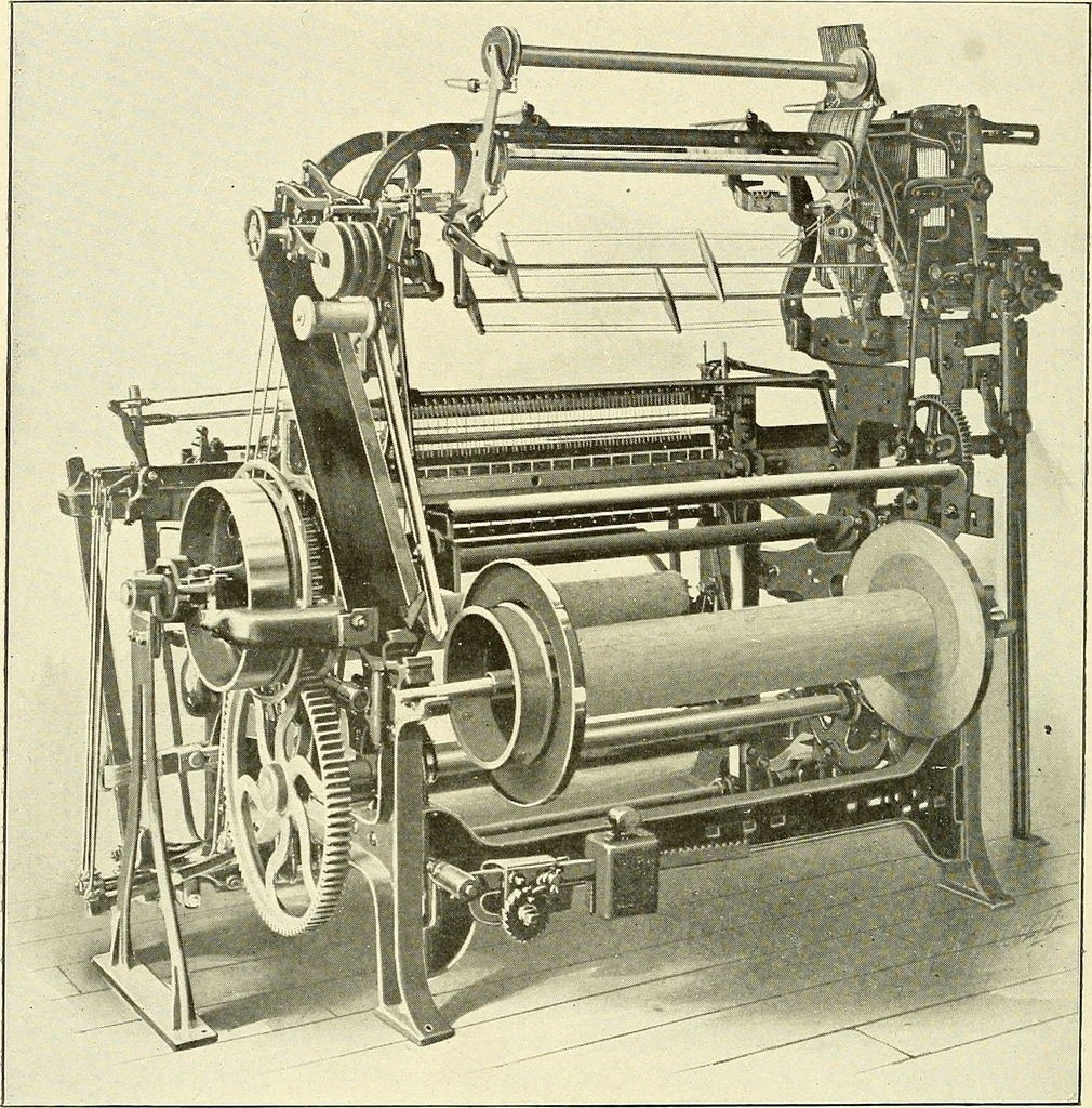 An illustration from Cyclopedia of textile work : a general reference library on cotton, woolen and worsted yarn manufacture, weaving, designing, chemistry and dyeing, finishing, knitting, and allied subjects, 1911, leaf 215
