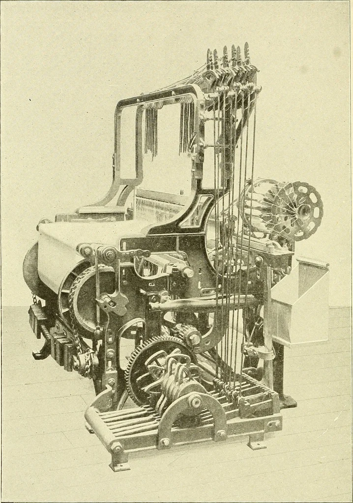 An illustration from Cyclopedia of textile work : a general reference library on cotton, woolen and worsted yarn manufacture, weaving, designing, chemistry and dyeing, finishing, knitting, and allied subjects, 1911, leaf 267