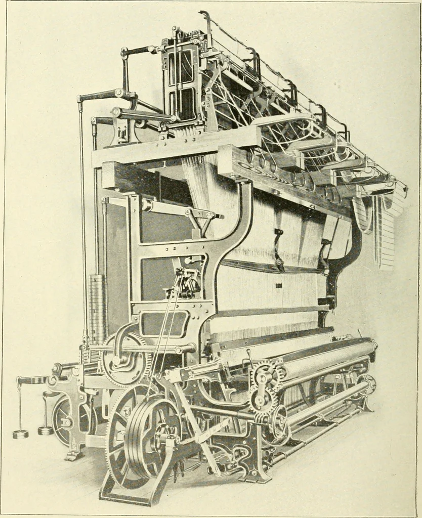 An illustration from Cyclopedia of textile work : a general reference library on cotton, woollen and worsted yarn manufacture, weaving, designing, chemistry and dyeing, finishing, knitting, and allied subjects, 1907, leaf 338