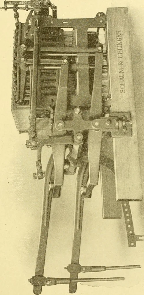 An illustration from Cyclopedia of textile work : a general reference library on cotton, woollen and worsted yarn manufacture, weaving, designing, chemistry and dyeing, finishing, knitting, and allied subjects, 1907, leaf 341