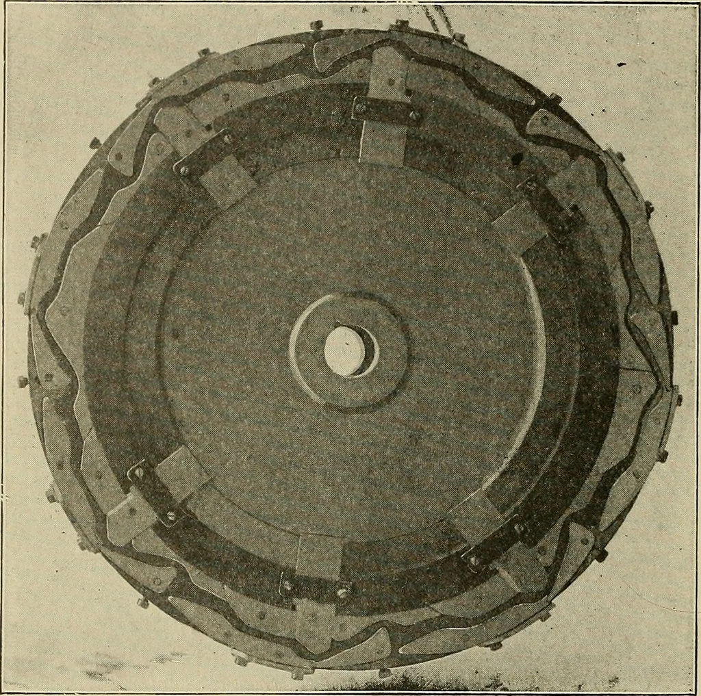 An illustration from Cyclopedia of textile work : a general reference library on cotton, woolen and worsted yarn manufacture, weaving, designing, chemistry and dyeing, finishing, knitting, and allied subjects, 1911, leaf 175
