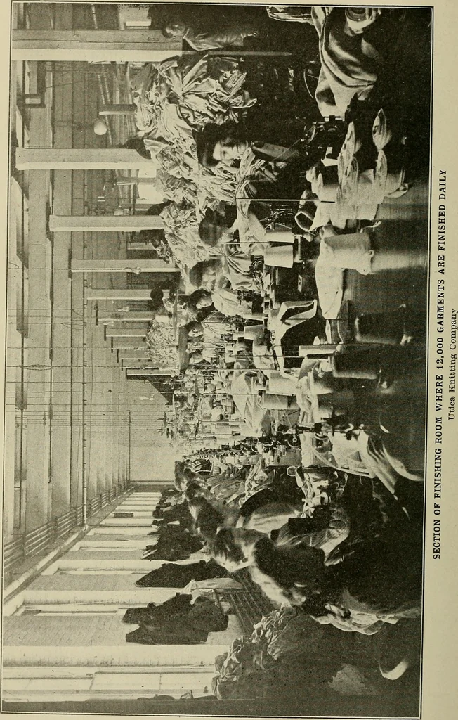 An illustration from Cyclopedia of textile work : a general reference library on cotton, woolen and worsted yarn manufacture, weaving, designing, chemistry and dyeing, finishing, knitting, and allied subjects, 1911, leaf 331