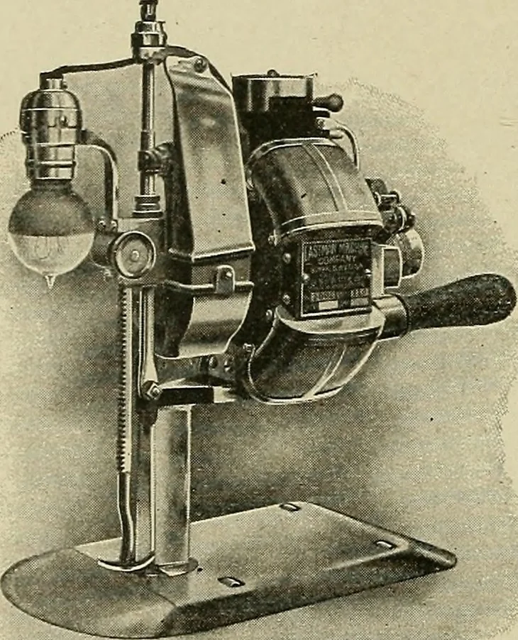 An illustration from Cyclopedia of textile work : a general reference library on cotton, woolen and worsted yarn manufacture, weaving, designing, chemistry and dyeing, finishing, knitting, and allied subjects, 1911, leaf 343