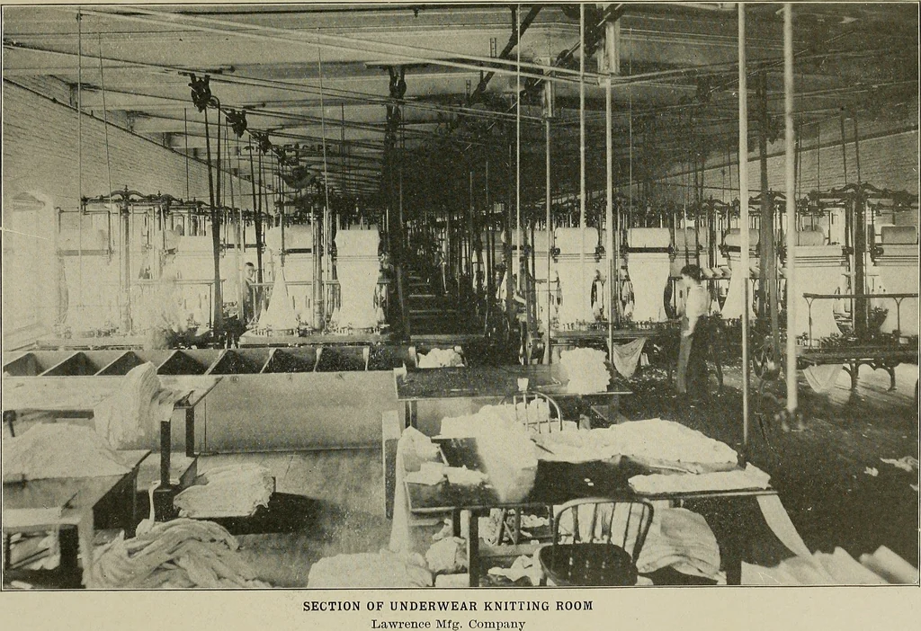 An illustration from Cyclopedia of textile work : a general reference library on cotton, woolen and worsted yarn manufacture, weaving, designing, chemistry and dyeing, finishing, knitting, and allied subjects, 1911, leaf 72